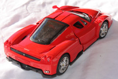 Maisto 1:24 ENZO FERRARI Die Cast Car. Nice!
