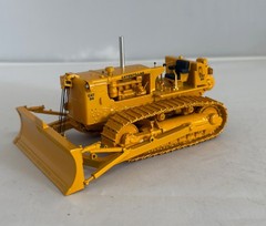 Resin 1/50 CAT D9 serie D with metal tracks – Custom Built by Fankit Models