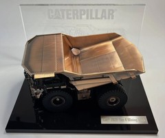 DIECAST MASTERS – CATERPILLAR 797F Dumper – Copper Edition – 1/50 – DCM85799