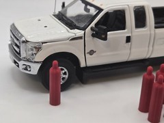 1/50 Scale Acetylene Welding Gas Tanks in Red *8 Pack*