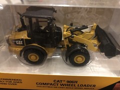 Norscot #55213 CAT Caterpillar 906H Compact Wheel Loader – 1:50 – Die Cast Boxed