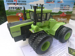 1:32 ERTL 18CM Steiger Panther KM-325 Tractor Farm Machinery Diecast Model