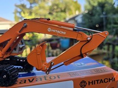 1/40 HITACHI EX 200 Excellent Excavator By Shinsei New In Box