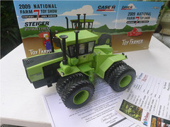 1:32 ERTL 18CM Steiger Panther KM-325 Tractor Farm Machinery Diecast Model
