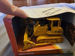 Die Cast John Deere 850C Crawler Dozer- 1:50 scale by Ertl #5261 (1996) NEW…