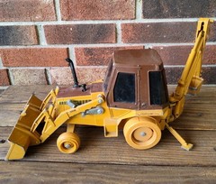 Vintag Case Metal Construction King Toy 580E ERTL Backhoe/Front Loader