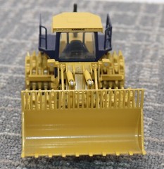 Conrad Hanomag CL 310 Compactor Excavator 1:50 2425 in Box Germany