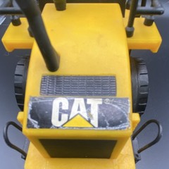 CAT Caterpillar Wheel Loader Construction Truck Toy Yellow Front End Loader