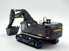 Volvo EC950F excavator black WSI truck models construction vehicle 1:50 scale
