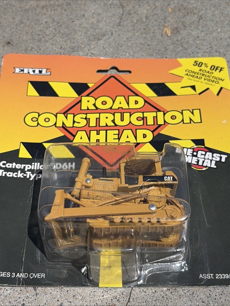 1995 Ertl Caterpillar D6H Track-Type Tractor Die-Cast Metal Bulldozer