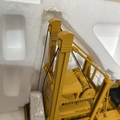 1/16 Cat D2 Track-Type Tractor With Loader Traxcavator box 9