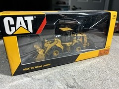 1/87 construction equipment CAT 966K XE Loader NIB NEVER OPENED