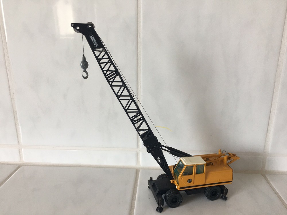 NZG Sennebogen Mobile crane EXTREMELY RARE