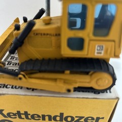1980’s NZG diecast 1/50 Caterpillar CAT D4E Bulldozer #205 made in W. Germany 10