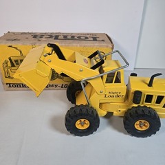 1960s Tonka Mighty Loader No. 2920 Pressed Steel Mound Minn w Box USA