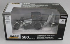 2025 ERTL 1:50 *CASE* Construction SILVER SIGNATURE 580 Super N Backhoe *NIB*