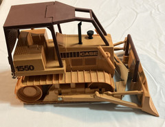 1/16 Case International 1550 Dozer With Blade, Brush Guard, And Winch