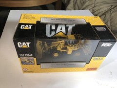 CAT 988G Wheel Loader Diecast 55302 NIB 1:64 2005