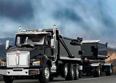 1/64 DCP KENWORTH T880 ROGUE DUMP AND TRANSFER TRAILER