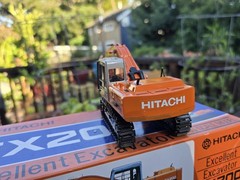1/40 HITACHI EX 200 Excellent Excavator By Shinsei New In Box
