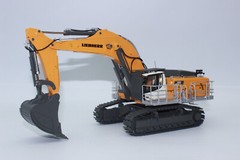 WSI 64-2011 Liebherr R 998 Kobi Crawler Excavator 1:50 New with Original Box