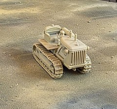One 1/87 HO scale D7 crawler w/dual cylinder side tank, yellow! EXCLUSIVE!