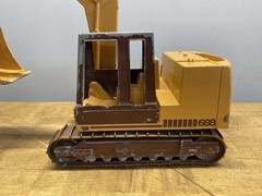 1/16 ERTL Case Model 688 Excavator Construction Toy W/ Tracks