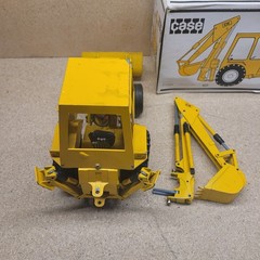 VTG Case 580B Construction King «Red Belly» Backhoe 1/16 – Gescha – W. Germany