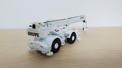 1/87 NZG 530/03 Grove RT700E Crane (White)