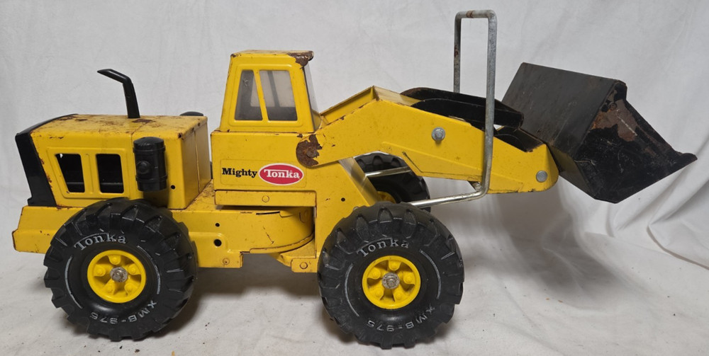 Vintage TONKA Front End Loader Pressed Steel