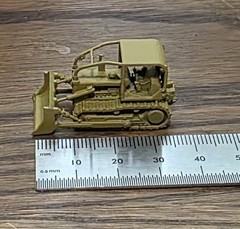 One 1/160 N scale International Harvester TD-15 bulldozer, yellow! EXCLUSIVE!
