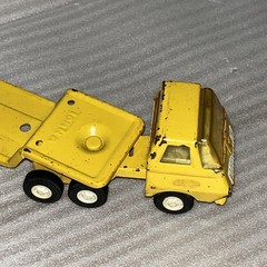 VTG 1970s 4.5″ Tonka Semi Truck Toy w/ Lowboy Trailer 2-Piece Steel Metal