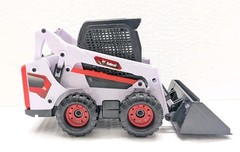 Bobcat S450 Skid-Steer Loader New Bright 1:18 Scale Construction Vehicle Toy