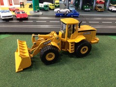 ERTL John Deere 744H 1/50 Scale 7 In Long Front End Loader