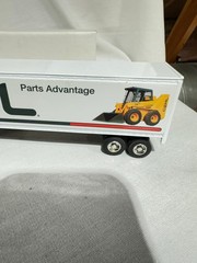 Gehl Parts Advantage Peterbilt Semi Bank Skid Loader Version 1/64th Scale