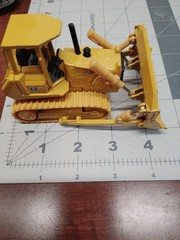 ERTL 1:50 Scale Diecast Model JOHN DEERE 850C Bulldozer And Wheel Loader