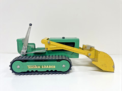 Vintage Tonka Front End Loader Green & Yellow 5» x 12»
