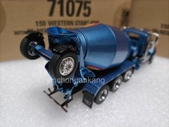 Western Star 4900 w/Lift Axle & McNeilus Mixer 1:50 Scale Diecast Masters 71075