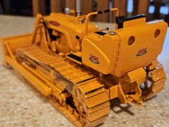 Minneapolis-Moline Two Star Crawler W/ Blade SpecCast 1/16 scale Collectible NIB