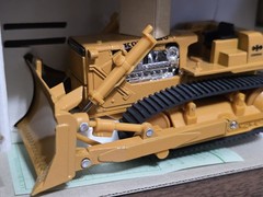 Komatsu D355A Dozer with Ripper – Diapet 1:50 Scale