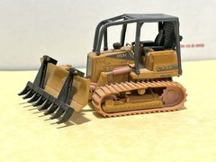 ERTL 1/50 Scale Custom Case 650H Wide Track Angle Dozer w/Root Rake Attachment!
