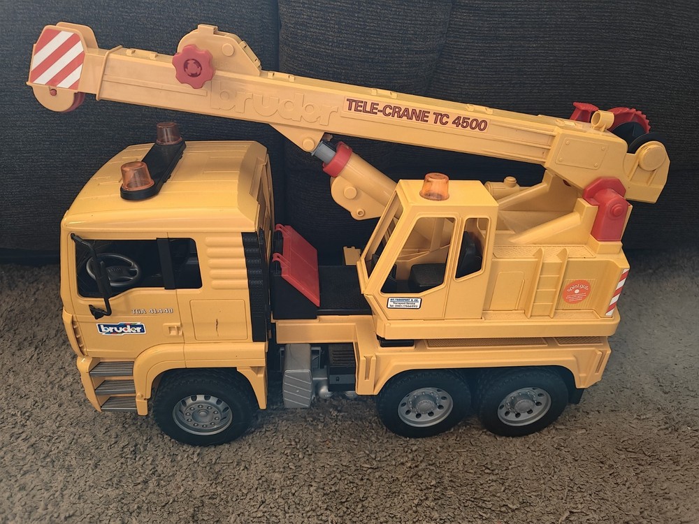 Bruder Tele-Crane TC-4500 Construction Toy Truck Germany Preowned *Missing Hook*