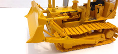 1:50 INTERNATIONAL HARVESTER TD-15 CRAWLER/DOZER W/Blade/Rops~ First Gear IH