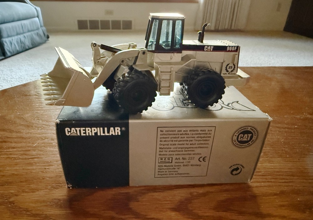 NZG #237 CAT 966F Wheel Loader 1/50 Silver Limited Edition