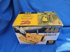 John Deere 440 Crawler 1/16 2005 Toy Truck’n Construction Show #16134 NEW