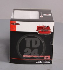 SpecCast ZJD-1576 1:50 International Harvester TD-24 Diesel Crawler