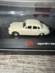 Malibu Model Collection Die-Cast #06009 Jaguar MKII with Caravan NIB