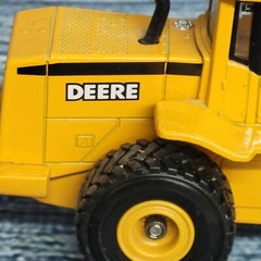 Vtg Ertl Diecast John Deere 744H Wheel Loader 1/50 scale 1998 Toy farm yellow