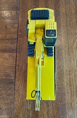 Galeo Komatsu PC200 Excavator 1:43 scale NIB