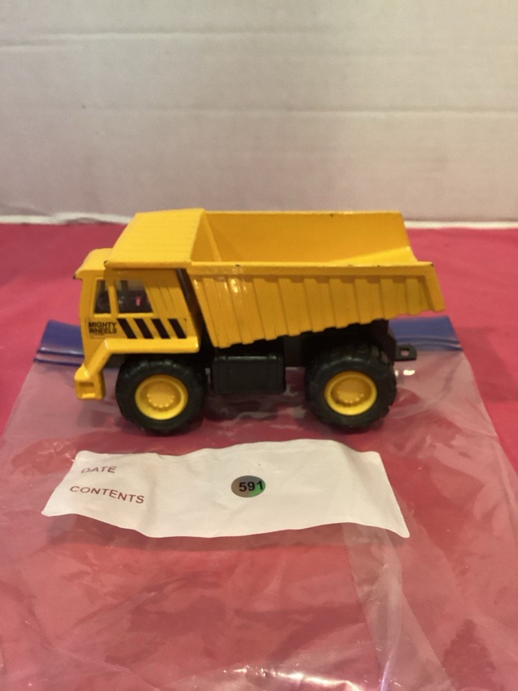 591-vintage 1998 Soma Mighty Wheels Bright Yellow Diecast Dump Truck 4 Inch